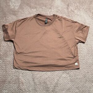 Vuori Cropped Short Sleeve Tee in Dusty Rose Brown